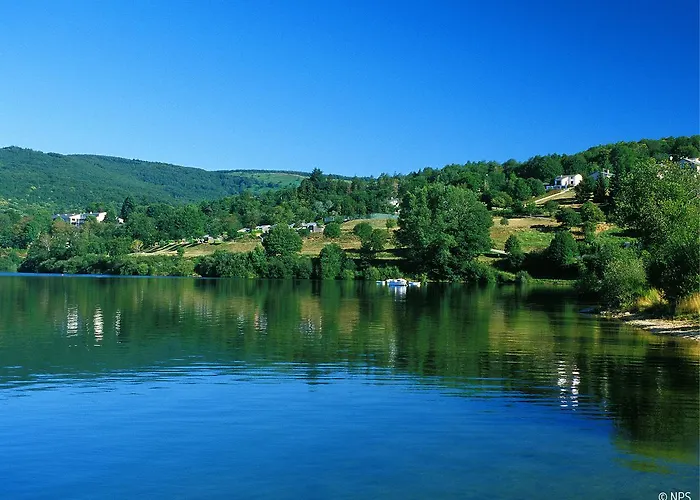 Les Fees Du *** مكان تخييم *